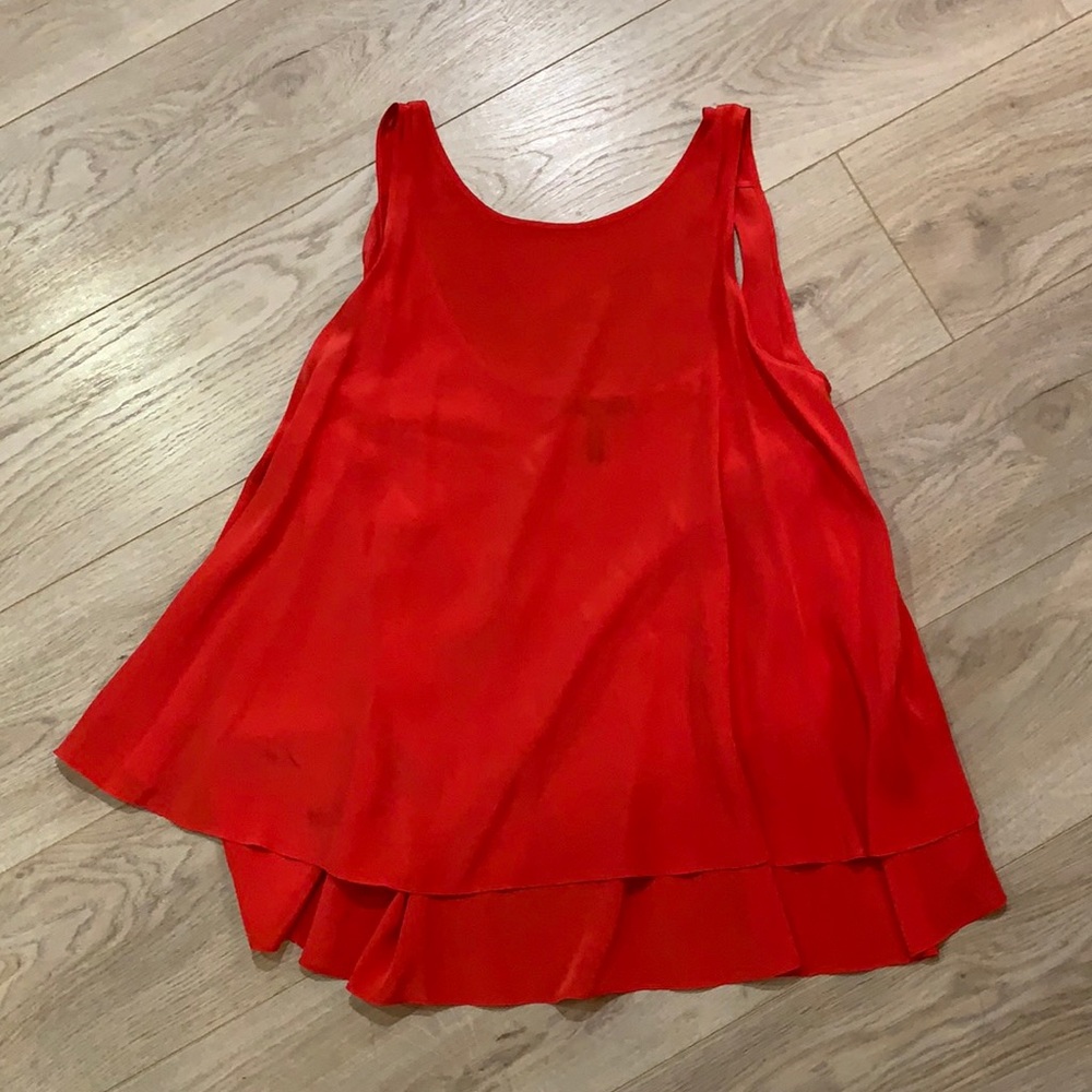 BCBGMaxAzria NWOT Sleeveless Silk Top Sz M (Azalea Red color)